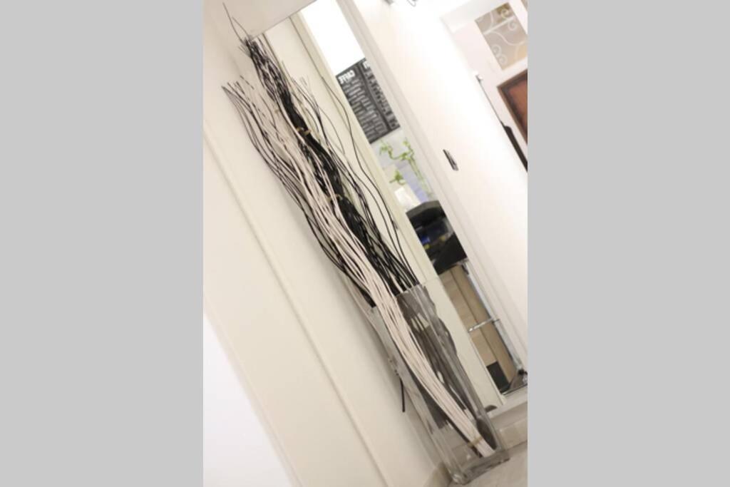 Elegant Apartment In Inner City At Vatican - Netflix And Optical Fiber — Photos 2